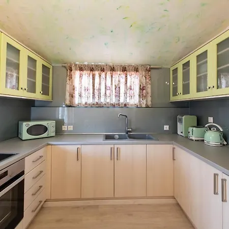 Aelia * Ágios Pétros